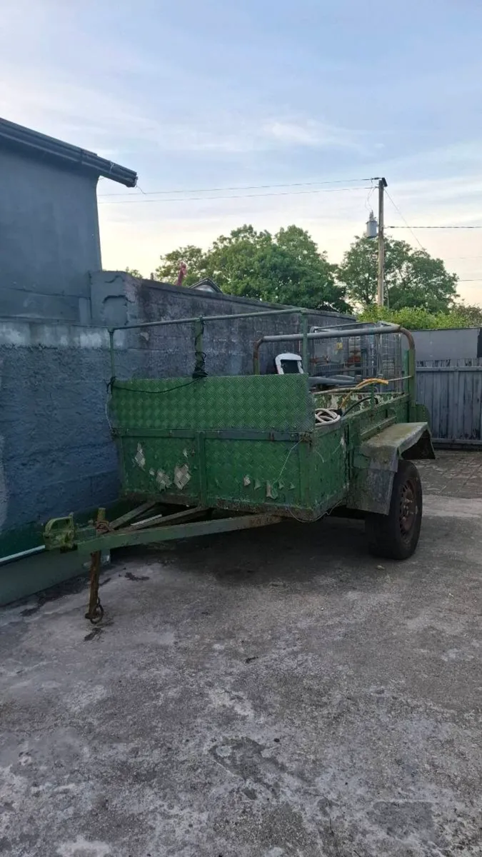 Trailer - Image 1