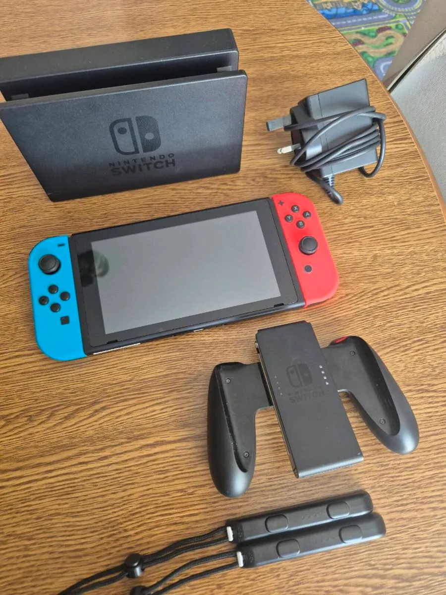 Nintendo switch - Image 1