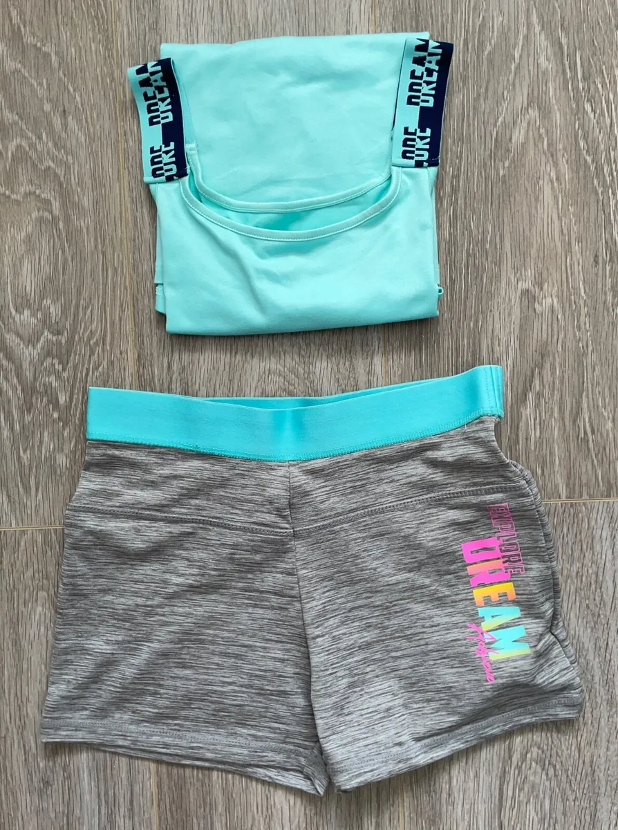 2-piece set featuring a mint green tank top and gr - Image 1