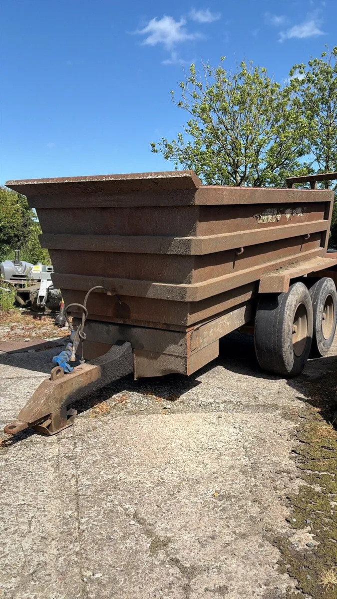 Dump trailer - Image 1