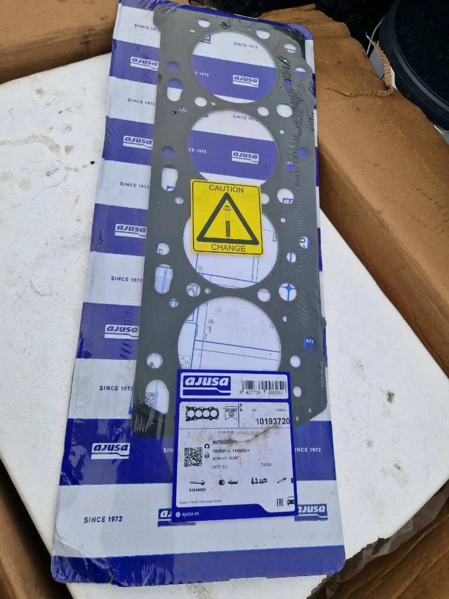 Mitsubishi l200 cylinder head - Image 2