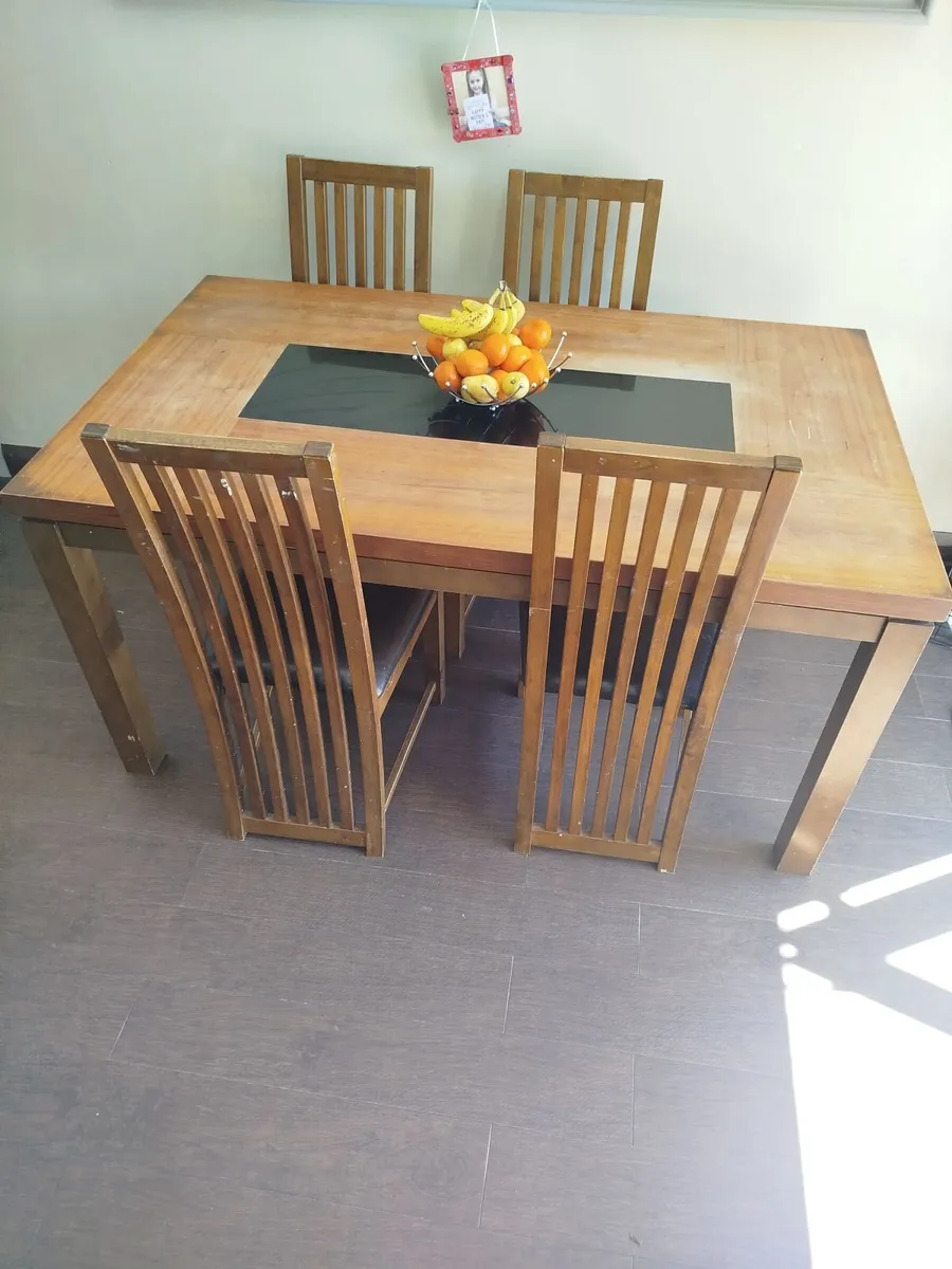 Kitchen table and chairs - Image 2