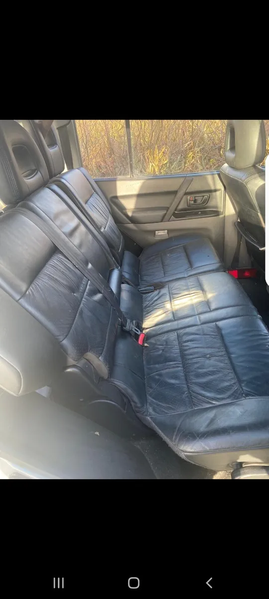 Mitibushi pajero 3.2 - Image 3