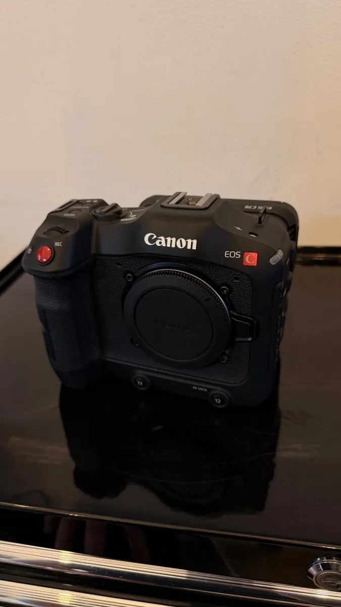 Canon c70 - Image 2