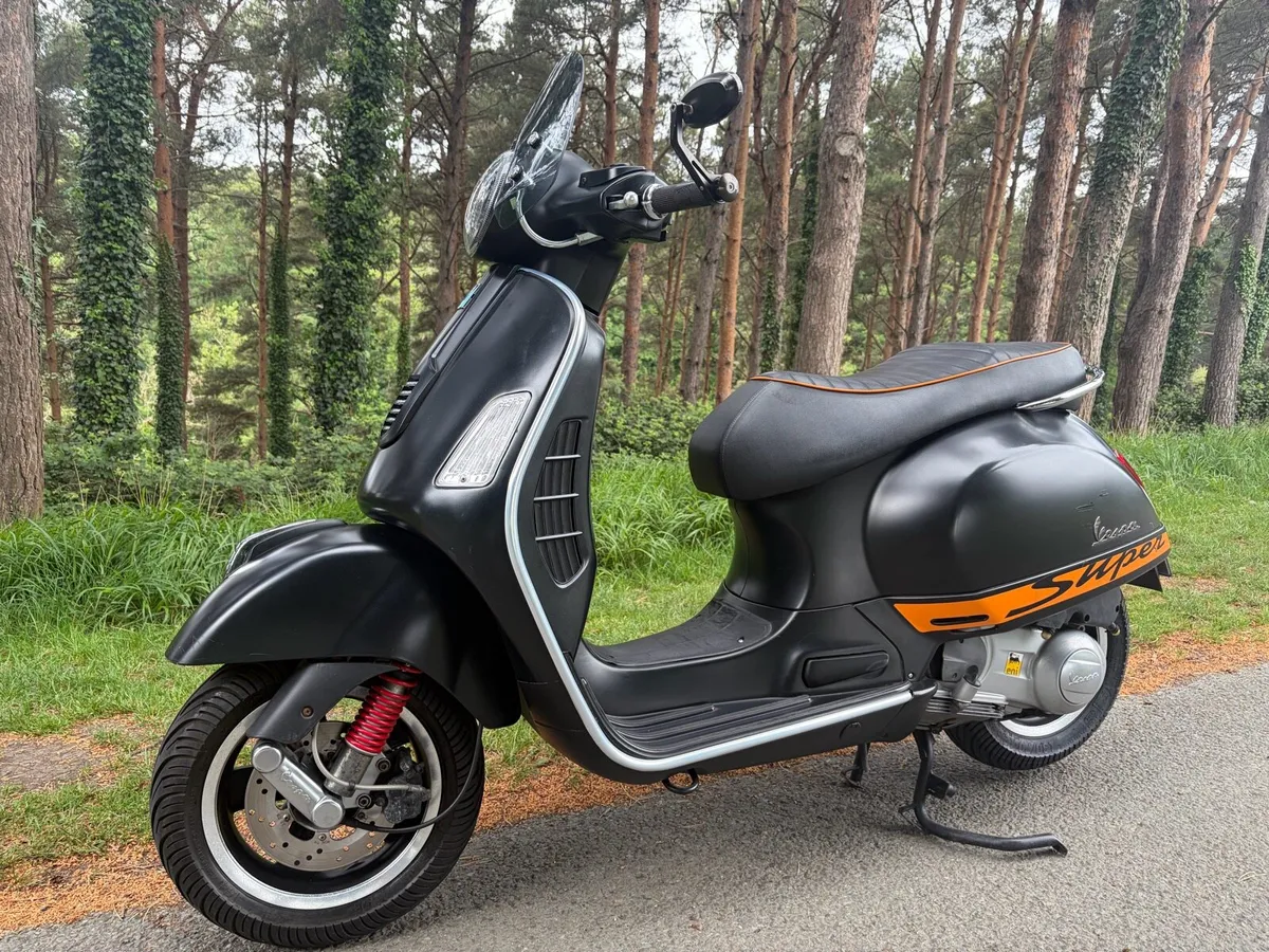 VESPA GTS300 SUPERSPORT - Image 4