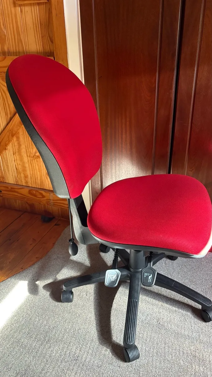 Office chair - Image 2
