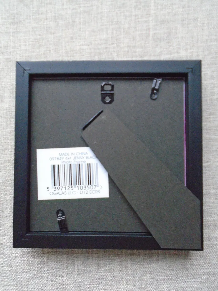 Frame. Judy Green framed tile, Home decor - Image 3