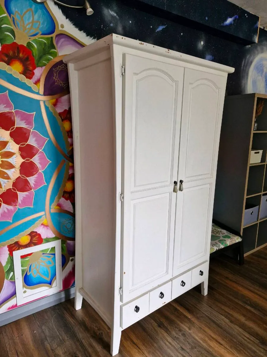 Italian wardrobe - Image 2