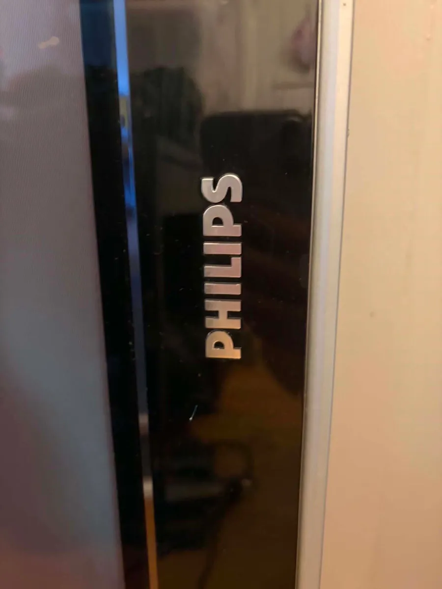 Philips tv with brackets 55 inch - Image 4