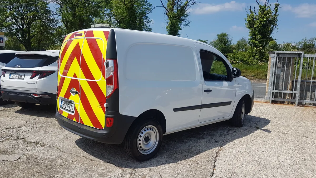 Renault Kangoo 192D AS NEW VAT INVOICE - Image 4