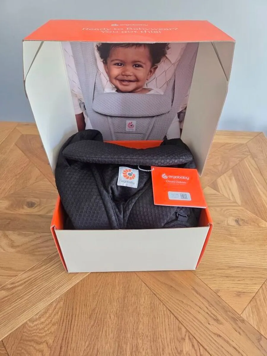 Ergobaby Omni Deluxe baby carrier - Image 1