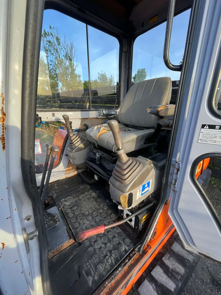 Ex40 Hitachi digger - Image 3