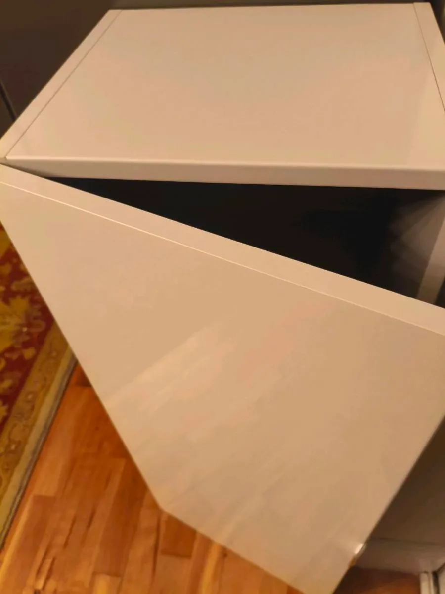 New beautiful gloss effect wall unit 3 ft tall - Image 3