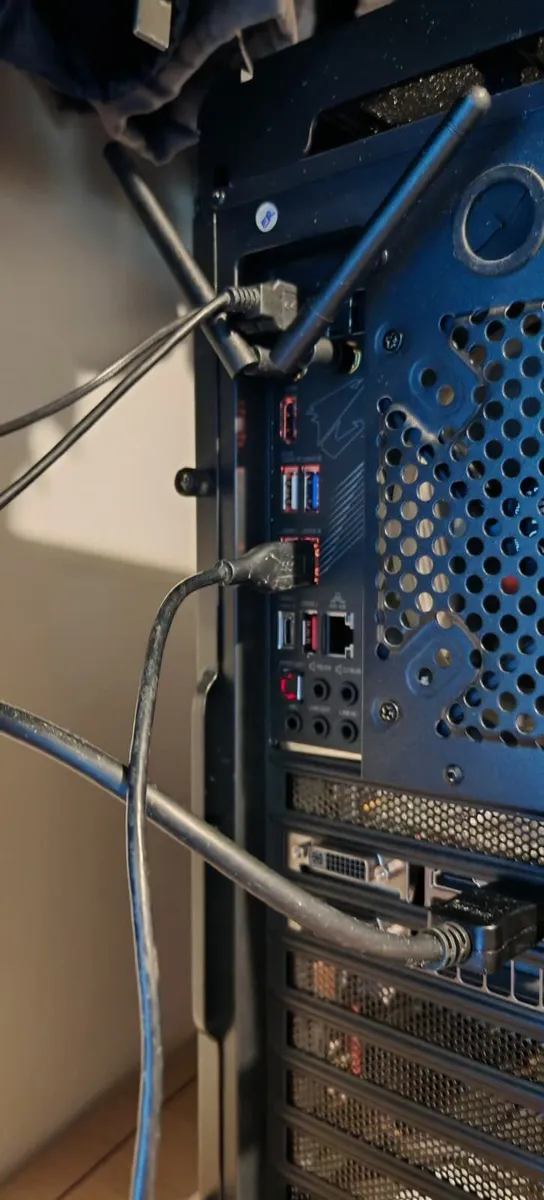 GAMING COMPUTER ATX MONITOR - Image 2