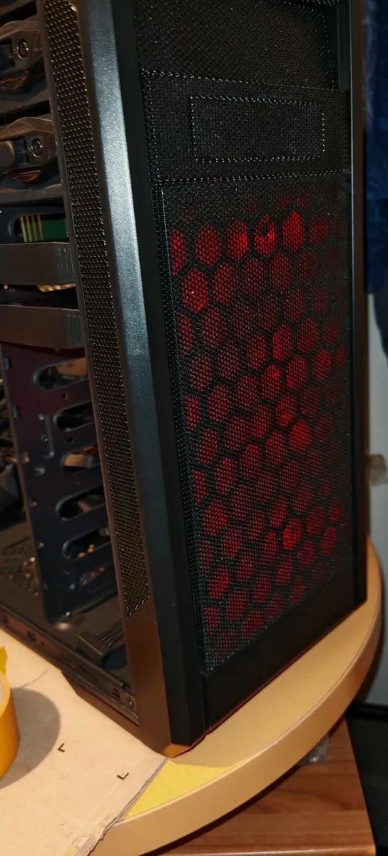 GAMING COMPUTER ATX MONITOR - Image 3