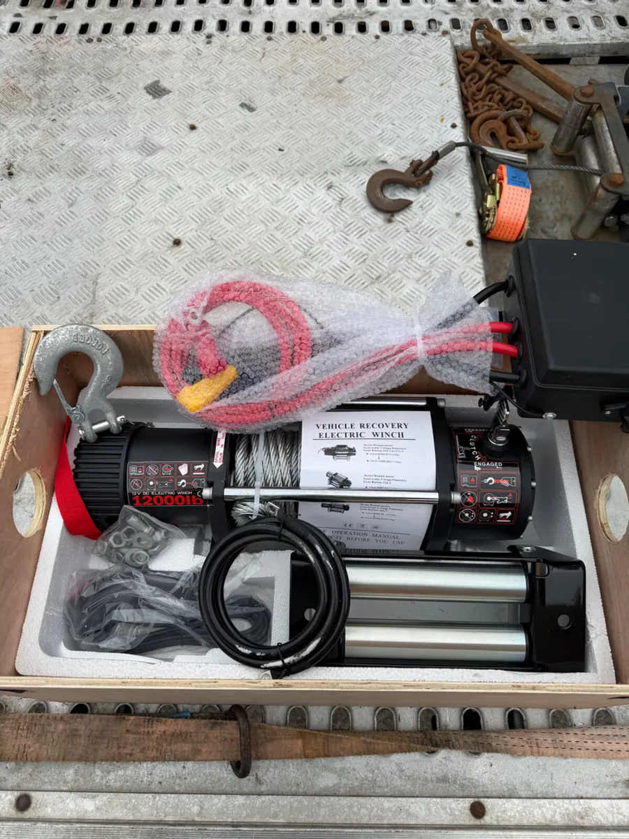 5.4 Ton (12,000lbs) Electric Recovery Winch - Image 3