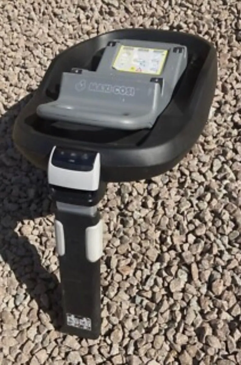 Isofix base with free car seat - Image 4