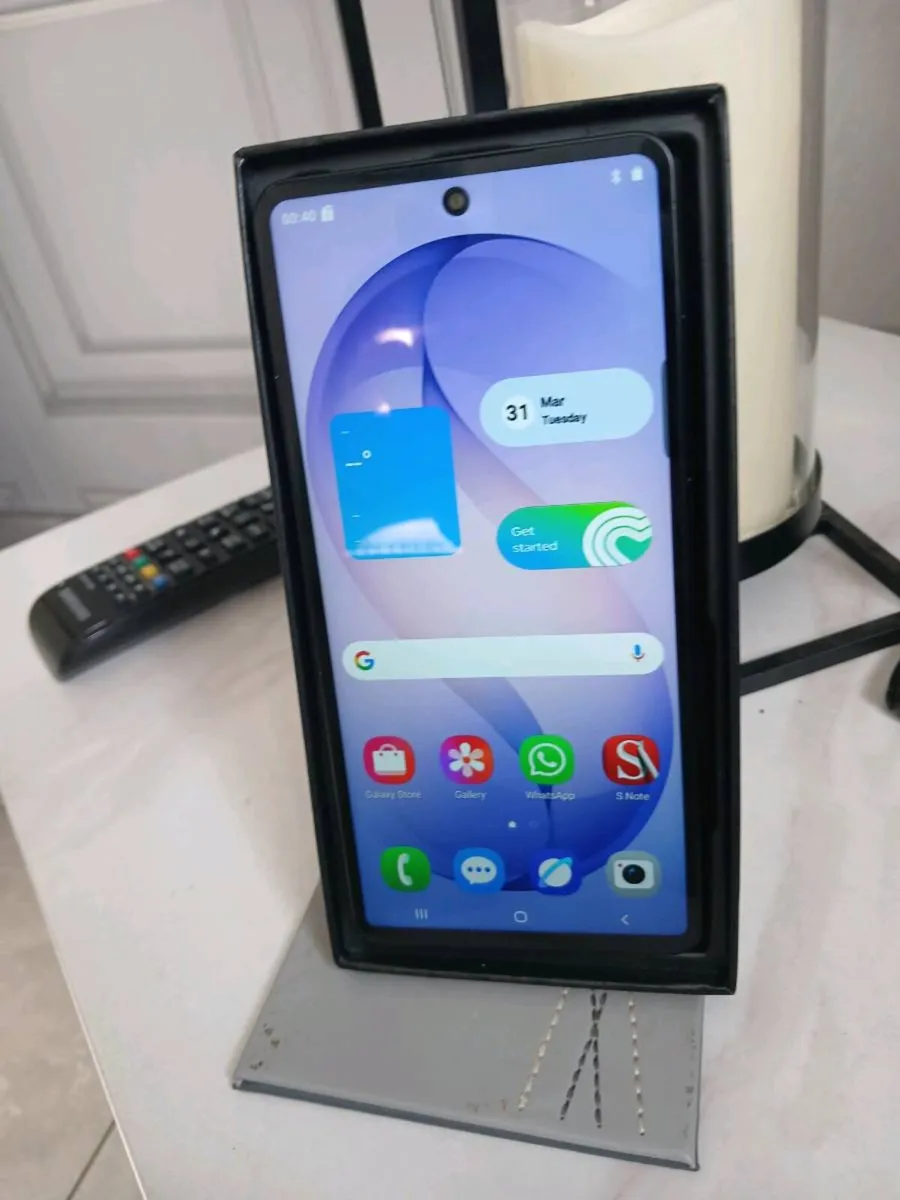 Galaxy phone - Image 1