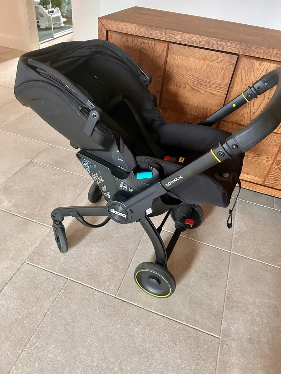 Doona X car seat & stroller with isofix base - Image 2