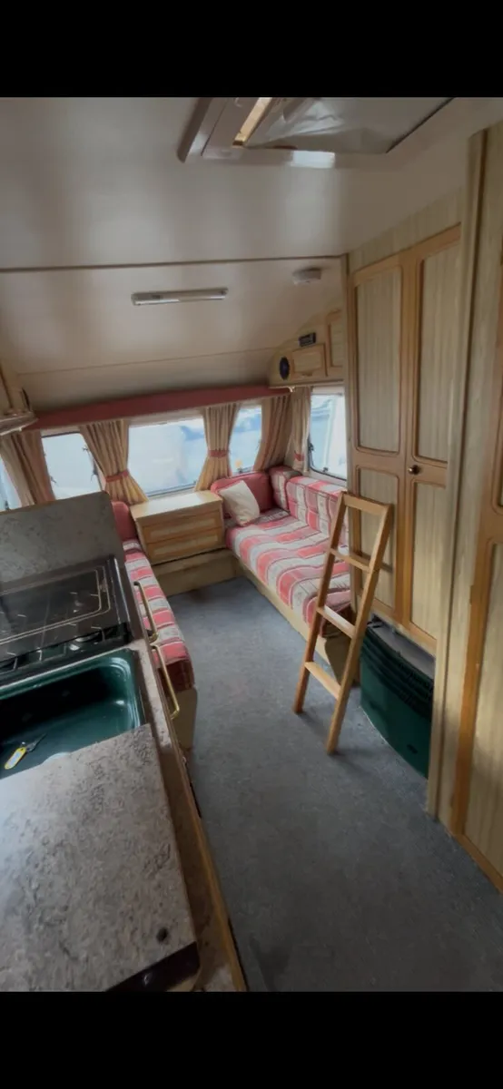 Caravan - Image 3