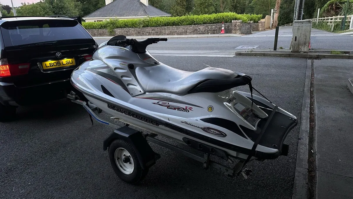 Yamaha GP1200R - Image 4