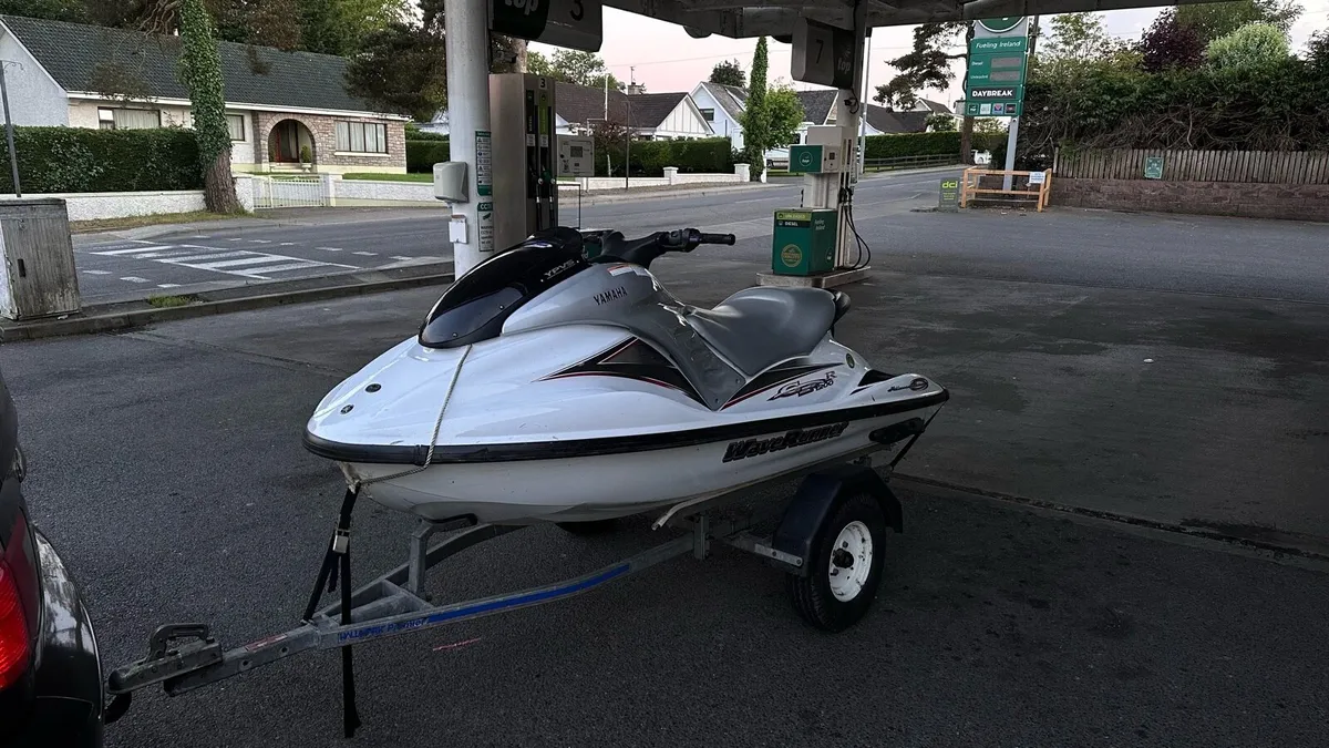 Yamaha GP1200R - Image 1