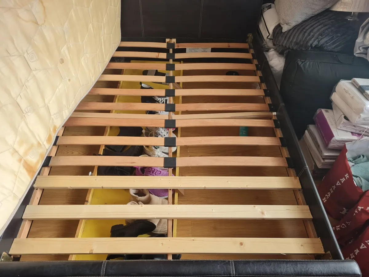 Double bed - Image 2
