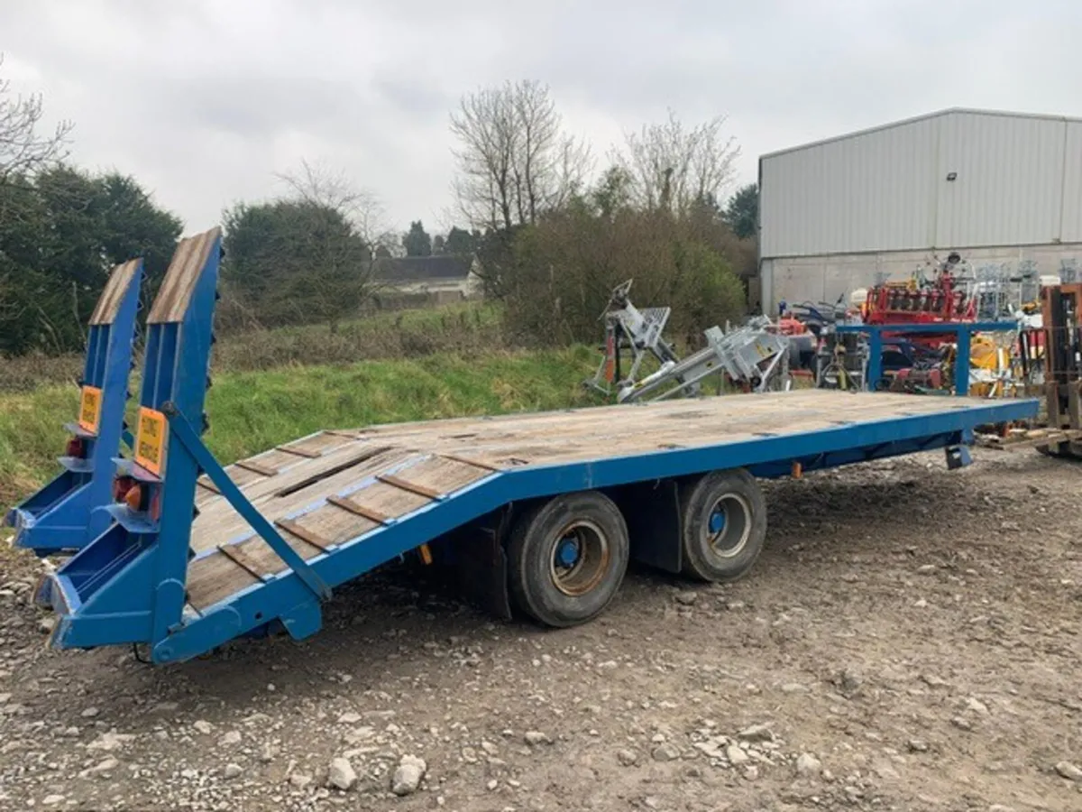19T LOW LOADER TRAILER, AIR BRAKES + WINCH - Image 2