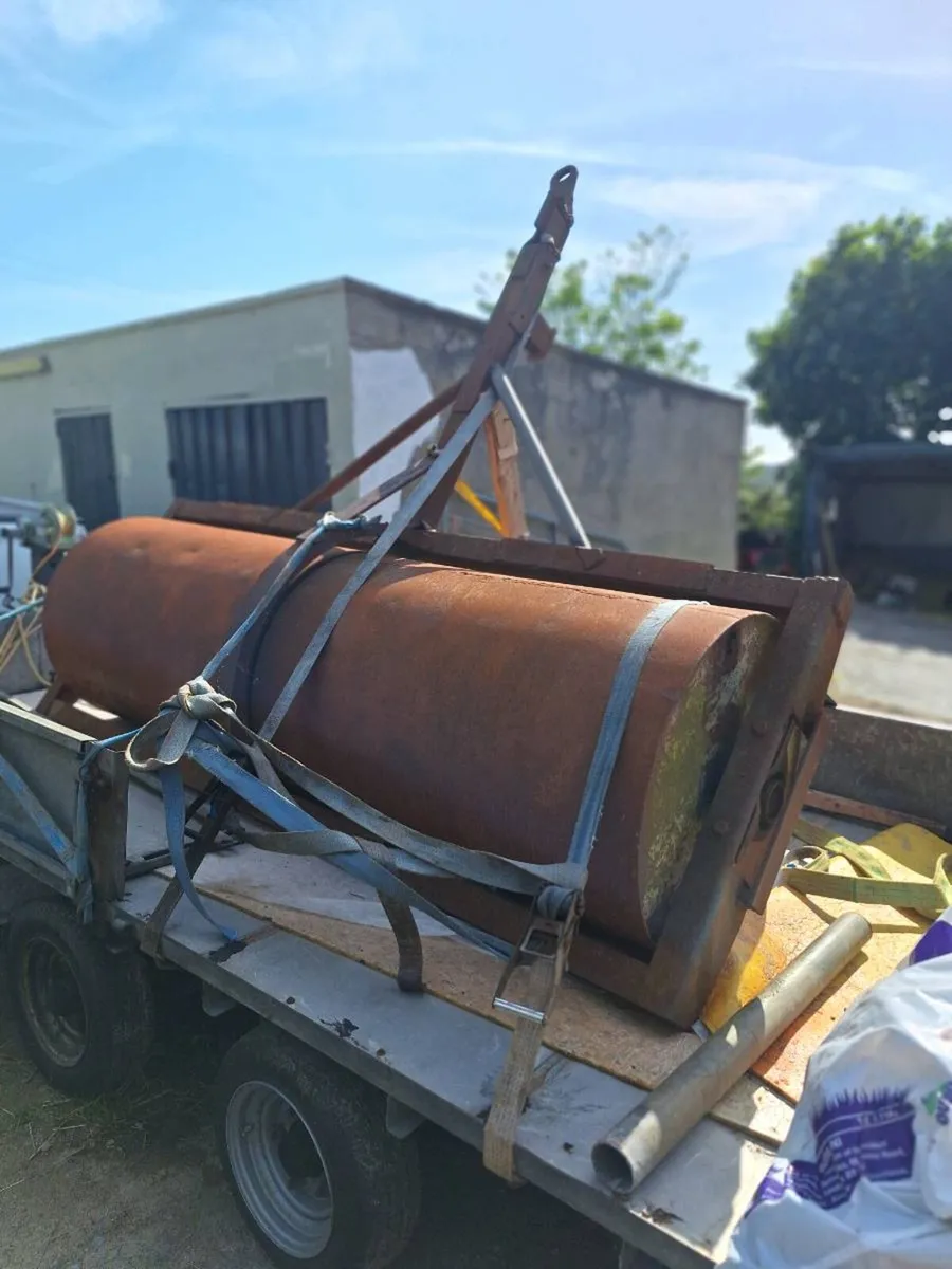 8ft heavy steel roller & hardi 400litre sprayer - Image 1