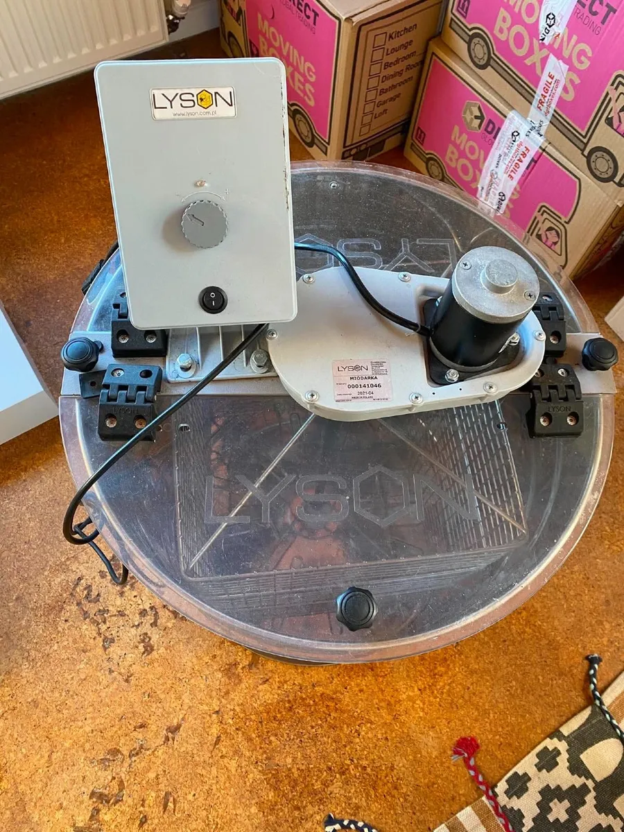 Electric 8 frame Spinner - Beekeeping - Image 2