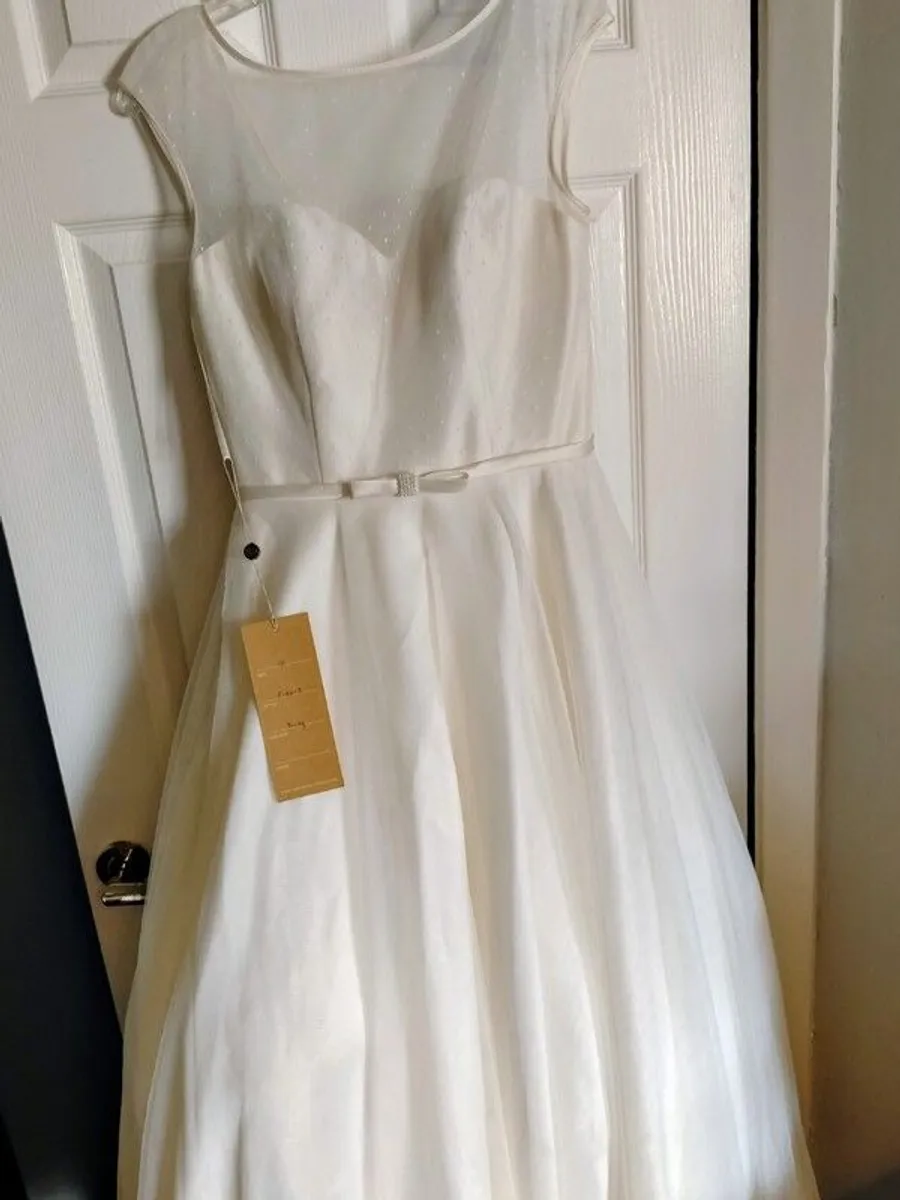 Beautiful tea length wedding dress size 12 - Image 1