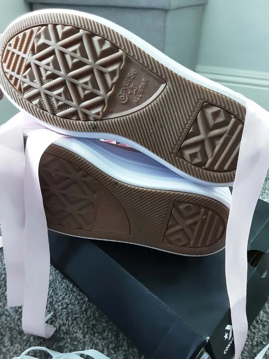 Converse shoes - Image 4