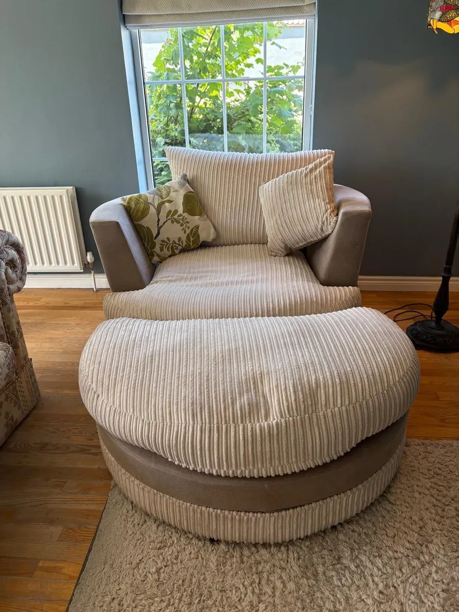 Snuggler armchair and footstool - Image 3