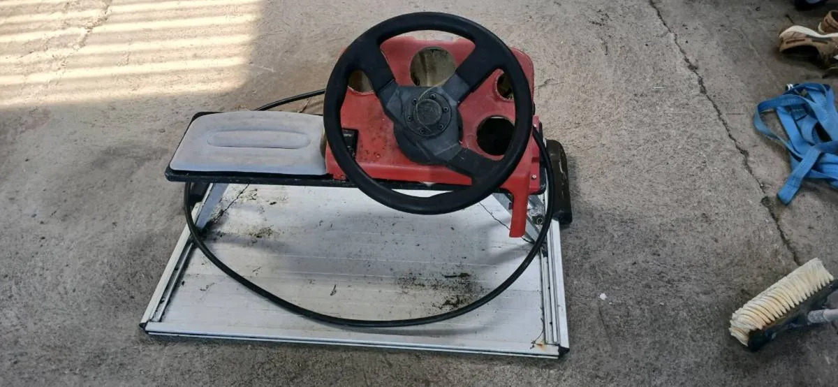 Steering  console  with  steering - Image 3