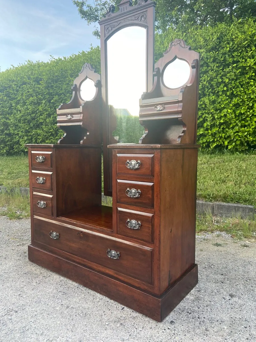 Victorian Scottish walnut dresser - Image 1