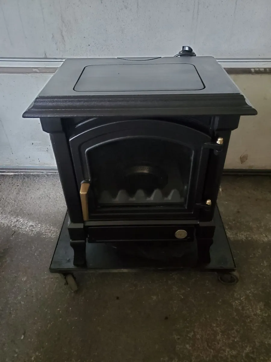 Nestor Martin/ Efel 5kw oil stove new - Image 4