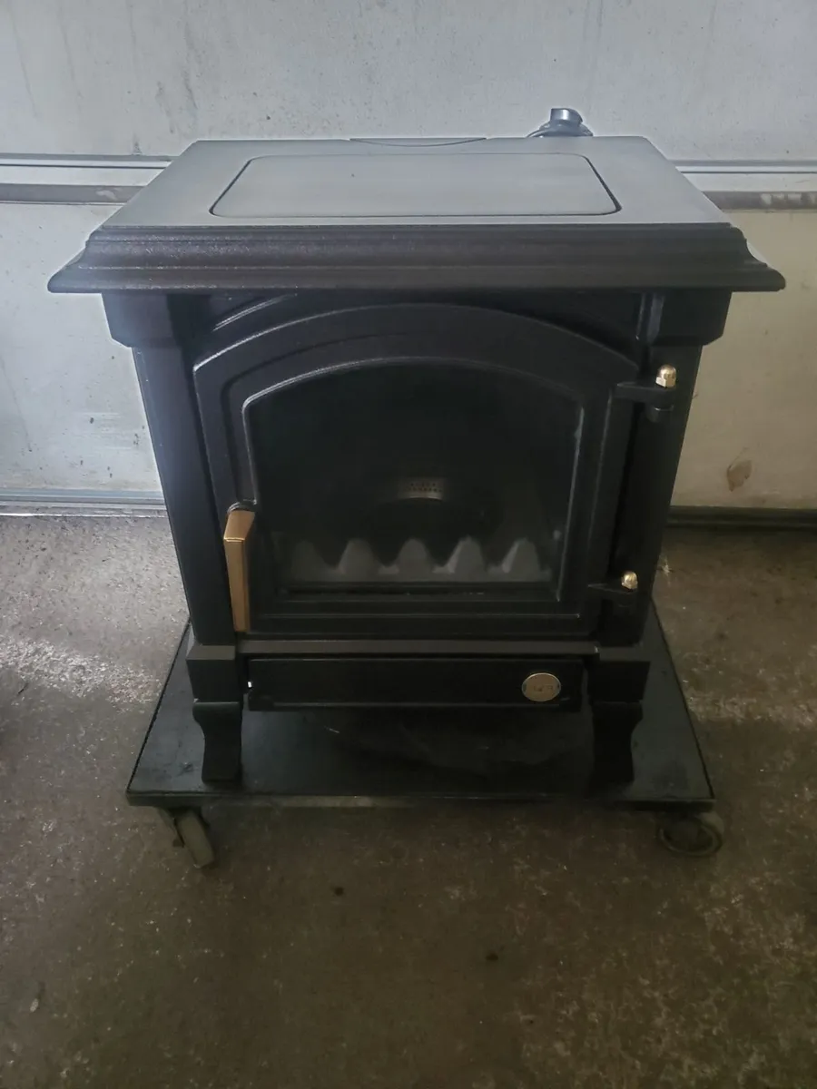 Nestor Martin/ Efel 5kw oil stove new - Image 2