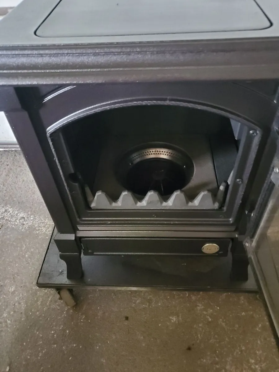 Nestor Martin/ Efel 5kw oil stove new - Image 1