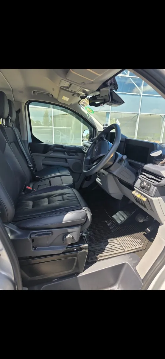 Ford transit custom  2.5 Plugin Hybrid petrol - Image 2