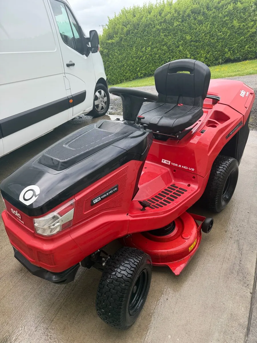 Ride on mower - Image 1
