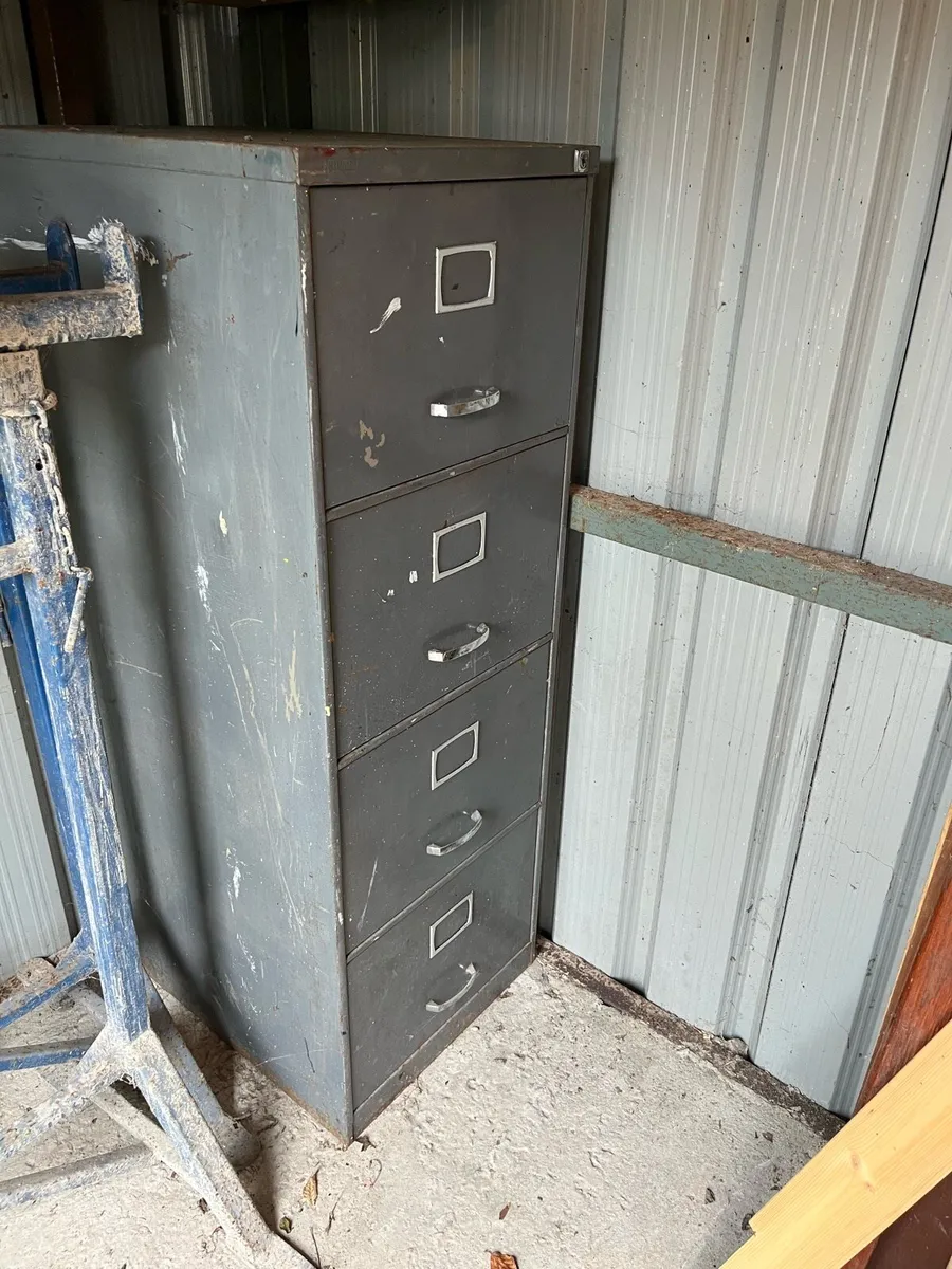 Storage cabinet - Image 1