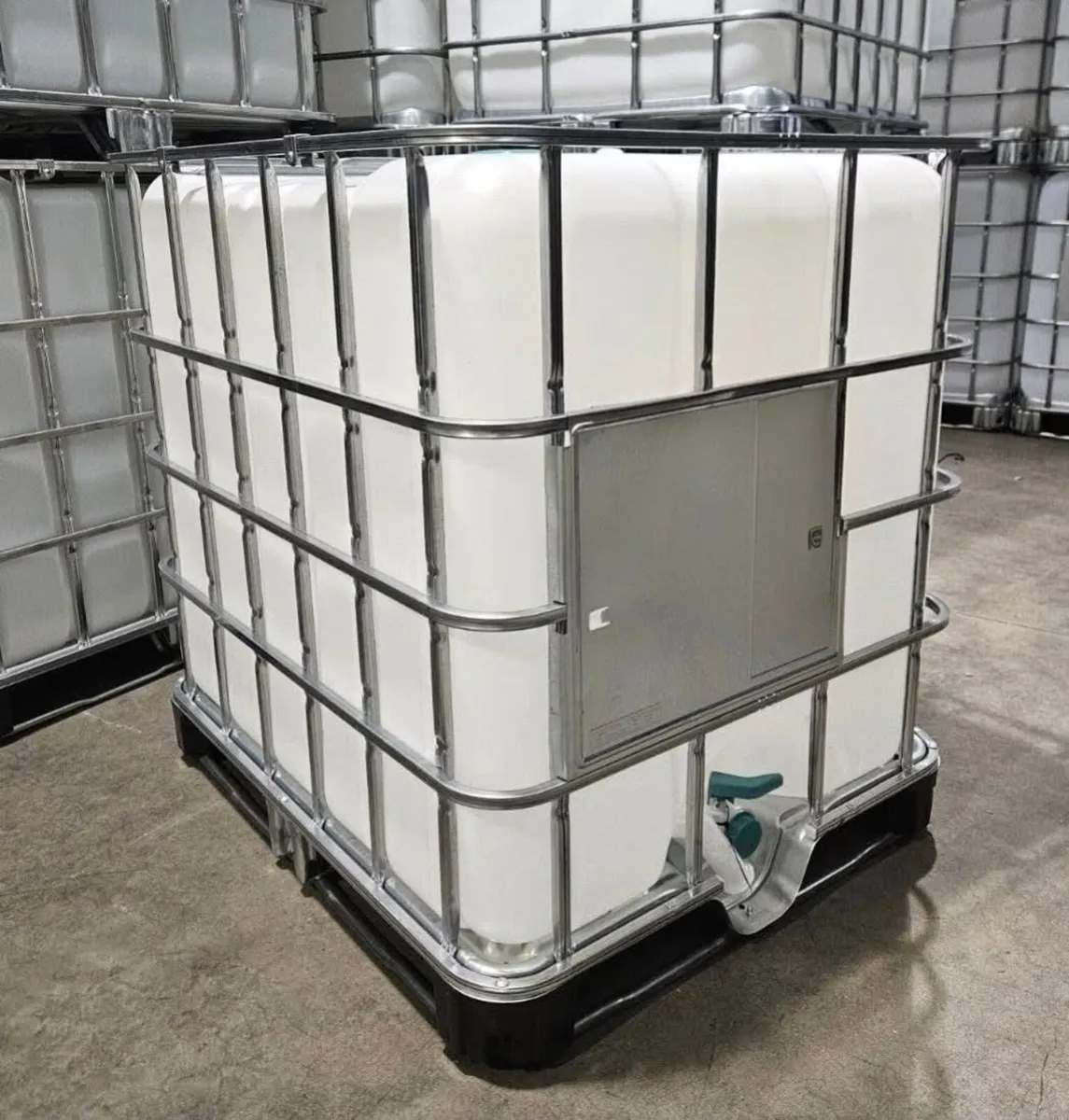 Clean Food Grade IBC Tanks.. - Image 1