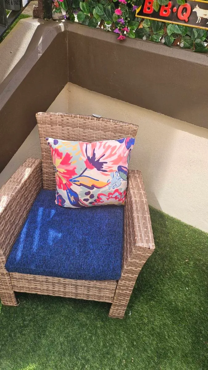 Garden furniture - Image 1