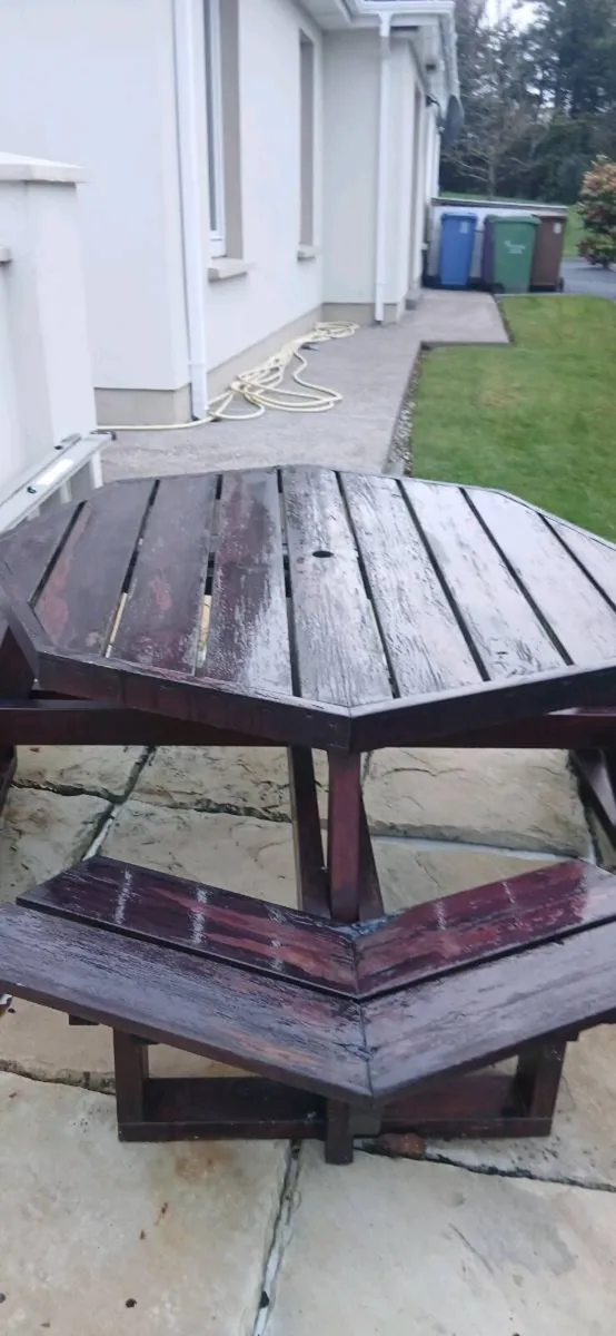 8 seater patio table - Image 1