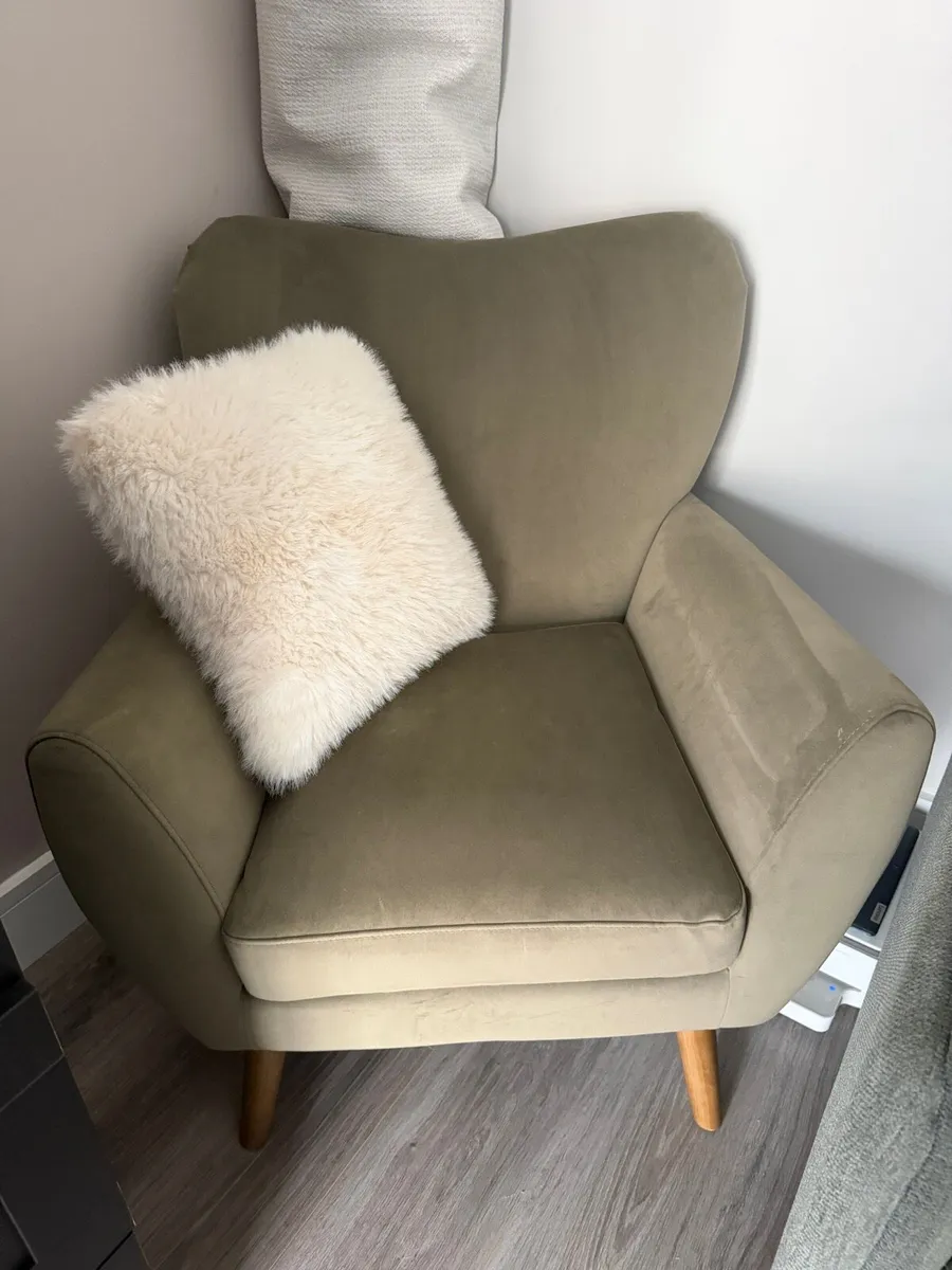 Arm chair - Image 1