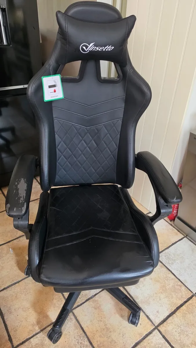 Gaming Chair - Image 1