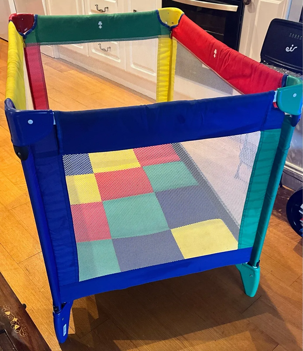 GRACO - Travel Cot. Pack & Play - Image 1