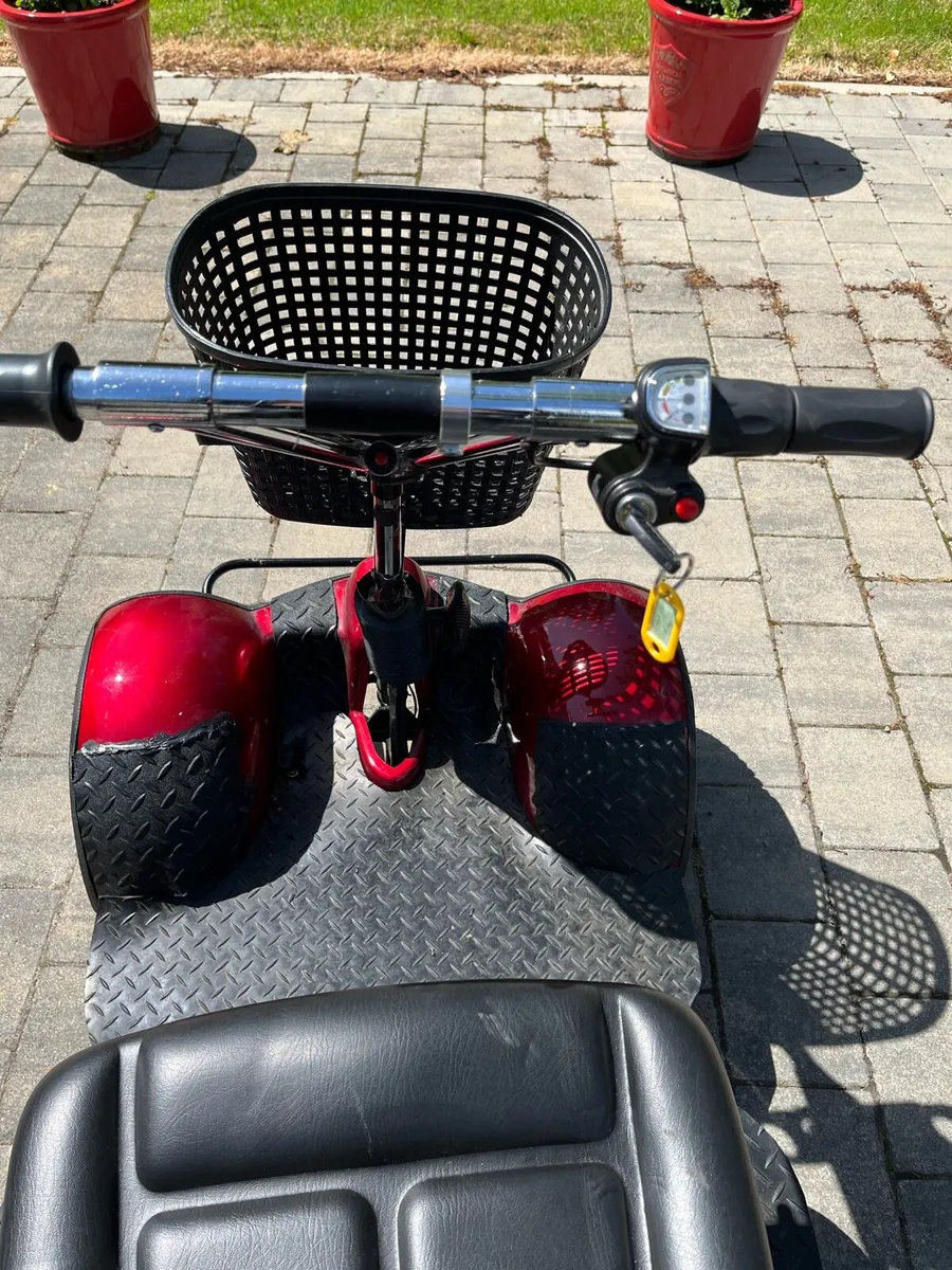 Golf cart - Image 1