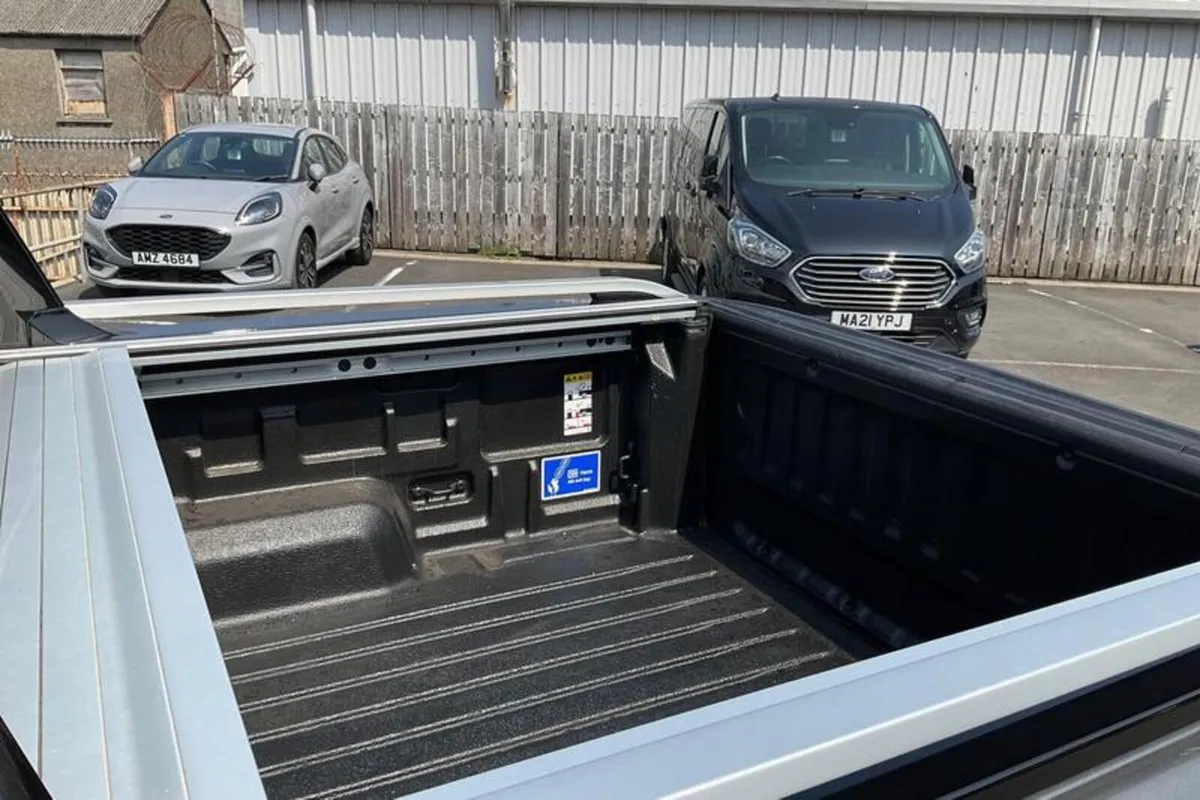 Ford Ranger PLATINUM - Image 4
