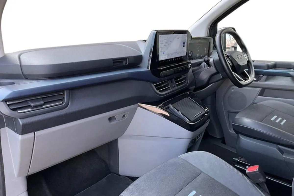 Ford Tourneo Custom ACTIVE - Image 3